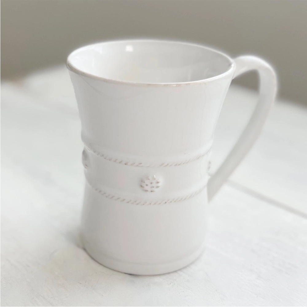 1 Juliska Berry & Thread Whitewash Ceramic Handled Cup Mug Coffee Stoneware Tea - Picture 2 of 8